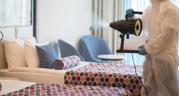 A tisztaság kulisszatitkai – Egy szállodai dolgozó története a fertőtlenítés világából